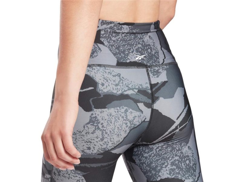 h65626 5 apparel onmodel detailview1 white wyg large